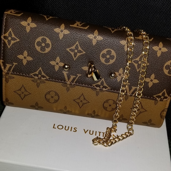 Purses - Picture 8 of 8